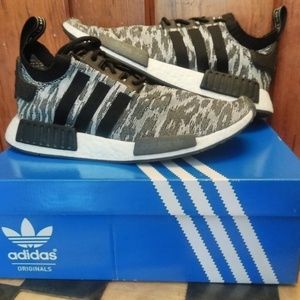 Size 10 Adidas nmd r1